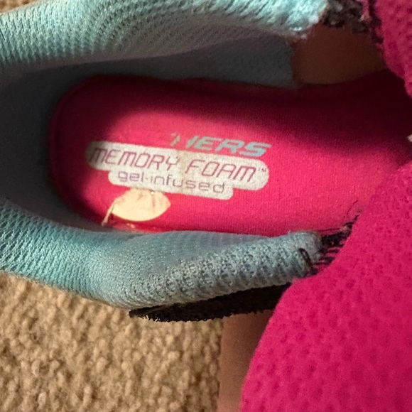 TODDER SKECHERS BRAND MEMORY FOAM SNEAKER SIZE 11 - Picture 5 of 6